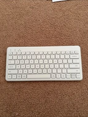 Hayday Slim White Bluetooth Keyboard